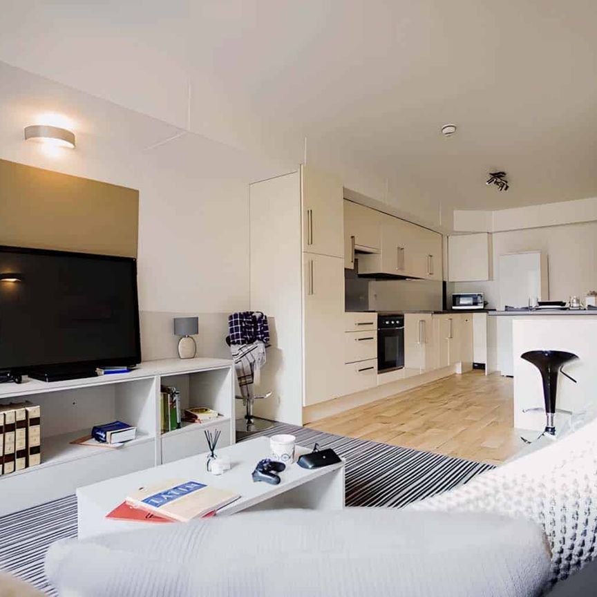 Classic 6 Bed Ensuite - Photo 1