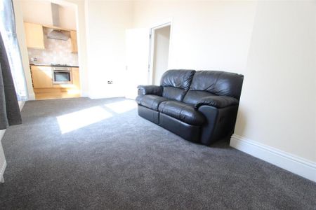 1 bedroom flat to rent - Photo 2