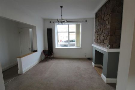 2 bedroom terraced house to rent - Photo 2