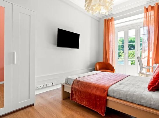 Avenida de Sidónio Pais, Lisbon, Lisbon 1050-215 - Photo 1