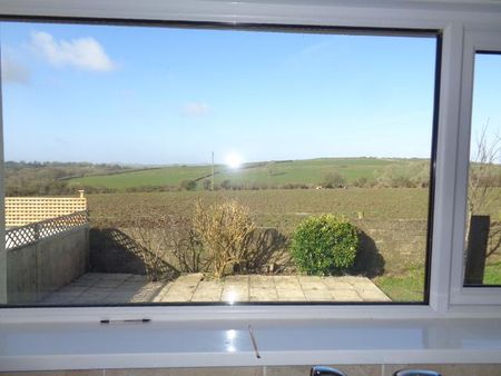 3 bedroom bungalow to rent - Photo 2