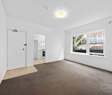 Light and Bright Apartment Close to Transport and Beach - Photo 6