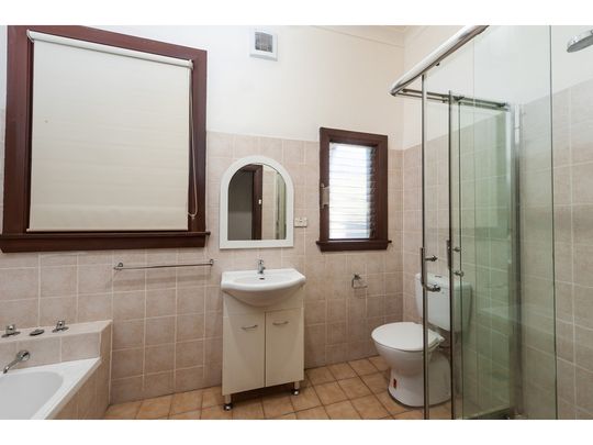 1/33 Palace St, Petersham NSW 2049 - House For Rent | Domain - Photo 1