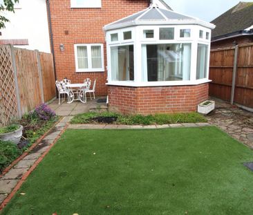 2 bedroom House To Let Total Size: 1098 SQ FT - Photo 3