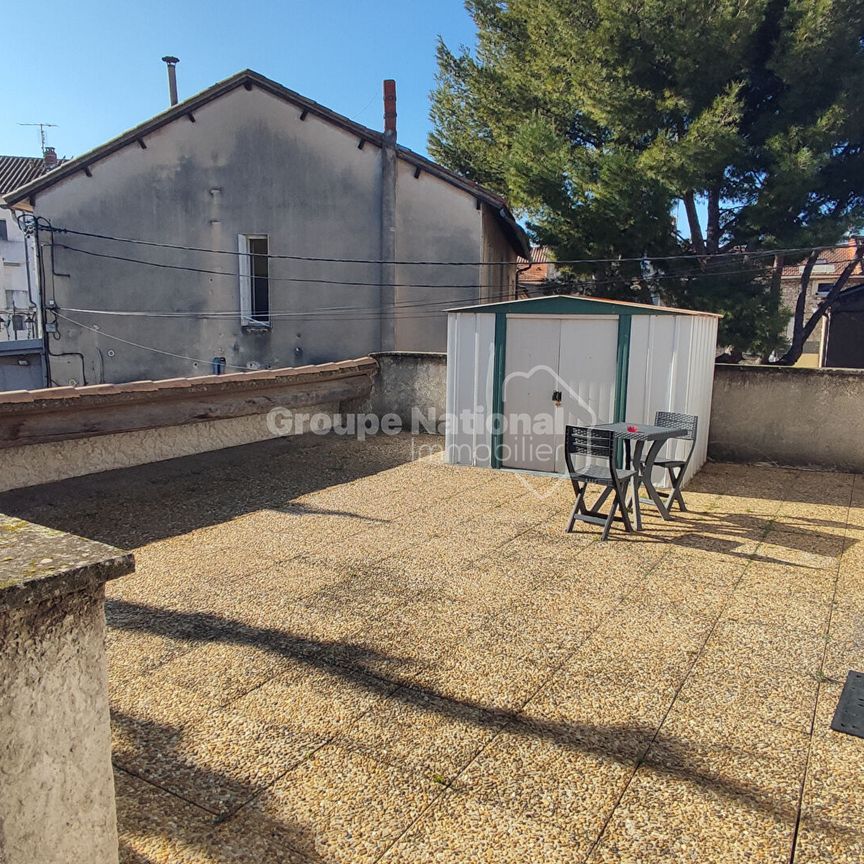 CHATEAURENARD centre, appartement type 2 meublé avec terrasse, - Photo 1