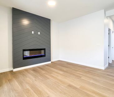 3 Bedroom + Den Home For Rent In Griesbach. - Photo 6