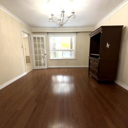 For Lease - 6 Winding Court, Toronto, Ontario - Photo 3