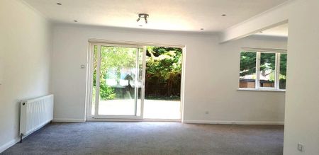 5 bedroom detached house to rent - Photo 2