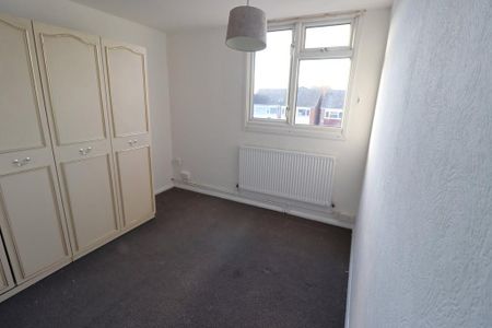2 bedroom maisonette to rent - Photo 5