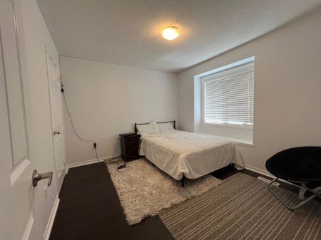 For Lease - 44 Lewis Honey Drive Unit# #Upper, Aurora, Ontario - Photo 2