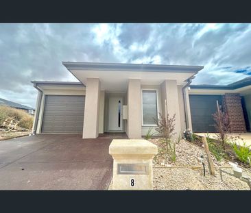 8 Protea Lane, Cobblebank, Vic 3338 - Photo 6
