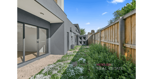 Modern Townhouse Living Made Easy - Photo 1