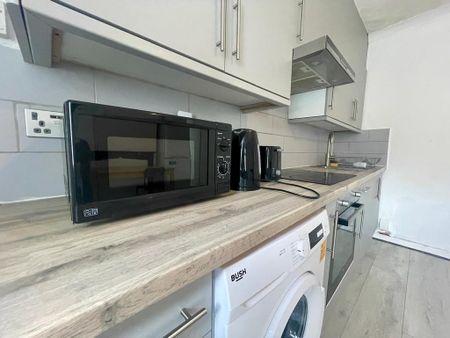 2 bedroom maisonette to rent - Photo 3