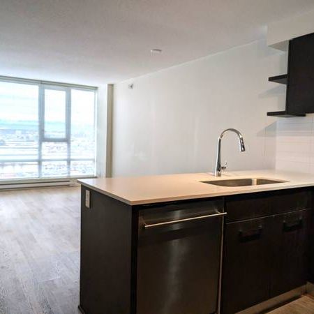 A concrete apartment with mountain view at “Quintet Tower D” - Photo 3