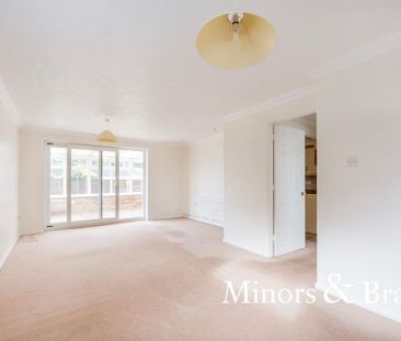 3 bedroom detached bungalow to rent - Photo 1