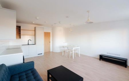 A brand new, high-spec one-bedroom flat in vibrant Bristol, offering modern open-plan living, underfloor heating, built-in storage, energy efficiency, and excellent access to public transport, shops, parks, and city amenities—ideal for couples seeking urban comfort. - Photo 2