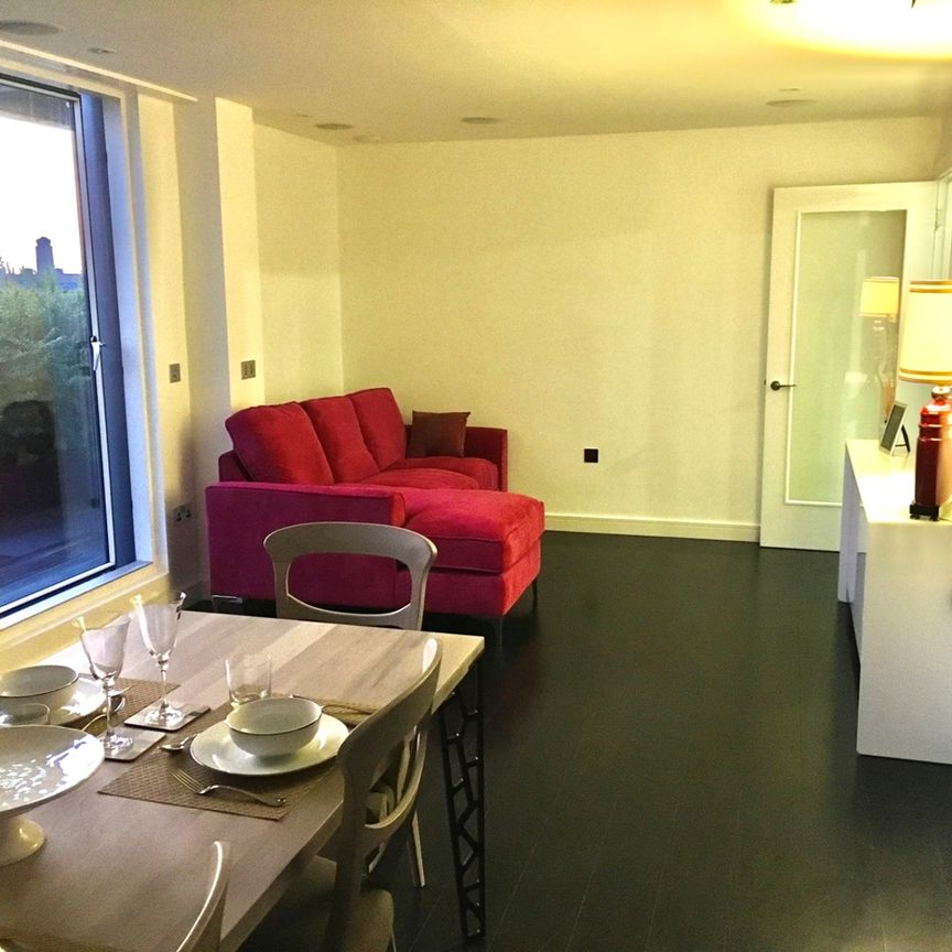 3 Bed Flat, Caro Point, SW1W - Photo 1