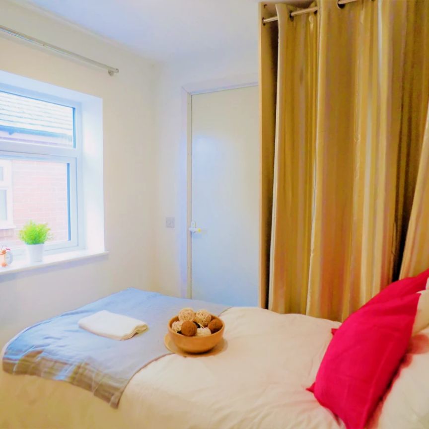 R2 single ensuite - Photo 1