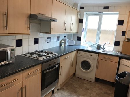 4 Bed Flat, Lyon St, SO14 - Photo 5