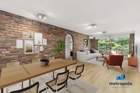 “SPACIOUS, MODERN AND A WALK TO EVERYTHING” - Photo 3