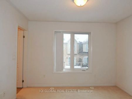 3185 Boxford Crescent #1 - Photo 2