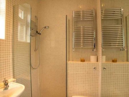 2 Bed Terraced House, Johnston Terrace, NW2 - Photo 2