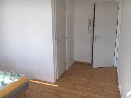 Location Appartement 16m² - Photo 4