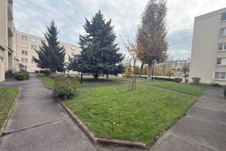 Location Appartement 3 pièces Meublé 59m² ST MAUR DES FOSSES 94100 - Photo 4