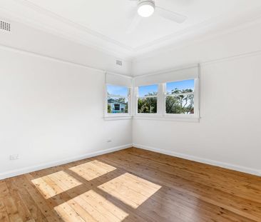 Oversized Family Home in Ideal Locale - Photo 2