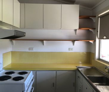 Family Home in Excellent Location! - Photo 3