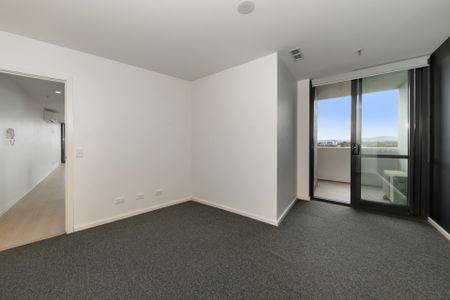 Stunning Executive Style Apartment - Photo 4