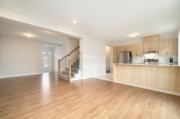 For Lease - 684 Expansion Road, Barrhaven, Ontario - Photo 1