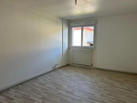 Appartement à louer 4 pièces 82.66m² - Photo 3