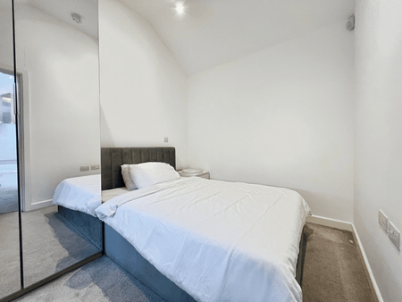 1 bed flat to rent in Oak End Way, Gerrards Cross, SL9 - Photo 3