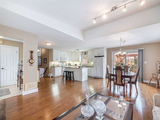 For Lease - 1049 7th Line, Innisfil, Ontario - Photo 1