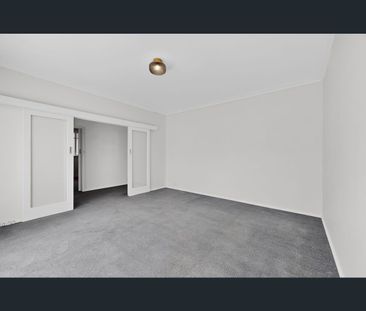 22 Winters Way, Doncaster, Vic 3108 - Photo 3