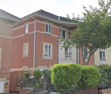 Beautiful 5 bed property overlooking All Saints Park Room 1 - Photo 6 | Rentumo