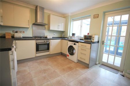 2 bedroom terraced house to rent - Photo 4