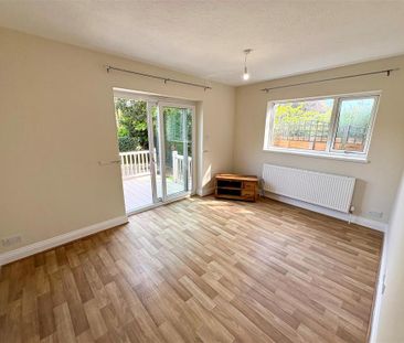 3 bedroom semi-detached bungalow to rent - Photo 2