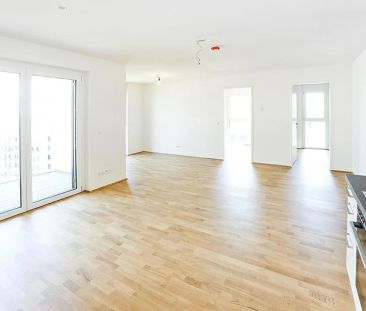 DACHGESCHOSSWOHNUNG MIT GERÄUMIGEN WOHNZIMMER UND BALKON IN ZENTRAL... - Photo 2