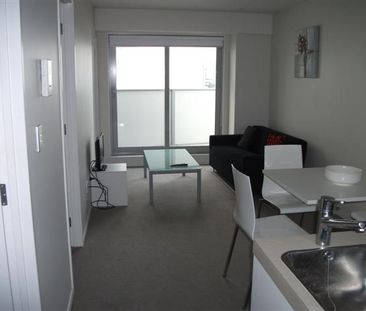 NEWLY FURNISHED 2 BEDROOM APARTMENT - Photo 1