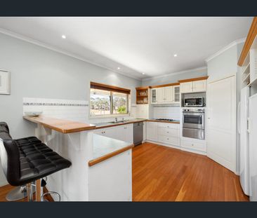Spacious Family Home! - Photo 5