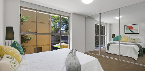 2 Bedroom apartment in fabulous location! - Photo 2