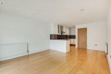 1 bedroom flat to rent - Photo 2