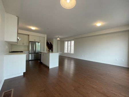 For Lease - 149 Shepherd Drive, Barrie, Ontario - Photo 2