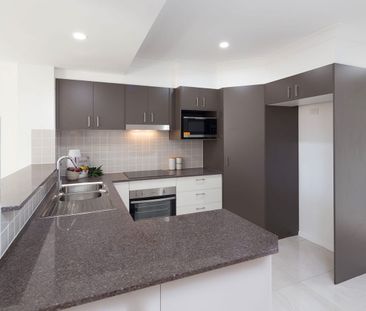 MODERN STYLISH TOWN HOUSE IN MANSFIELD STATE HIGH CATCHMENT - Photo 5