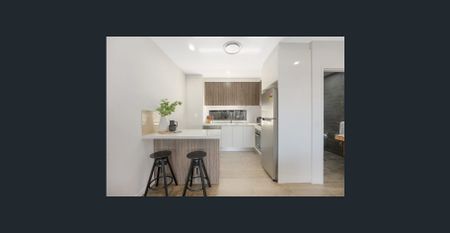 Top-Floor Apartment with City Views and close proximity to Gasworks & Newstead Precinct - Photo 3