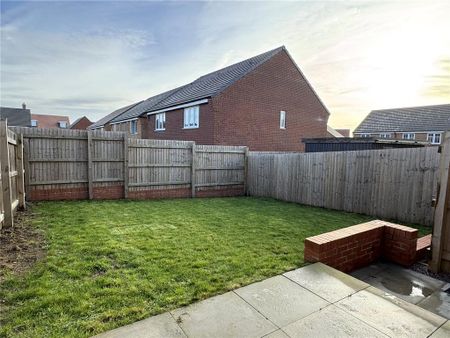 3 bedroom semi-detached house to rent - Photo 4