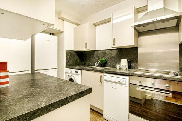 5 bedroom terraced house to rent - Photo 1