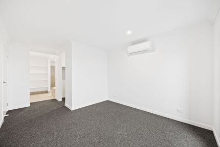 Contemporary Living in Mickleham - Photo 3